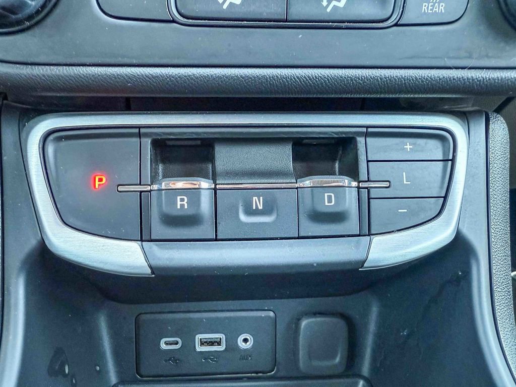 Used 2024 GMC Terrain SLE AWD/4WD image 23
