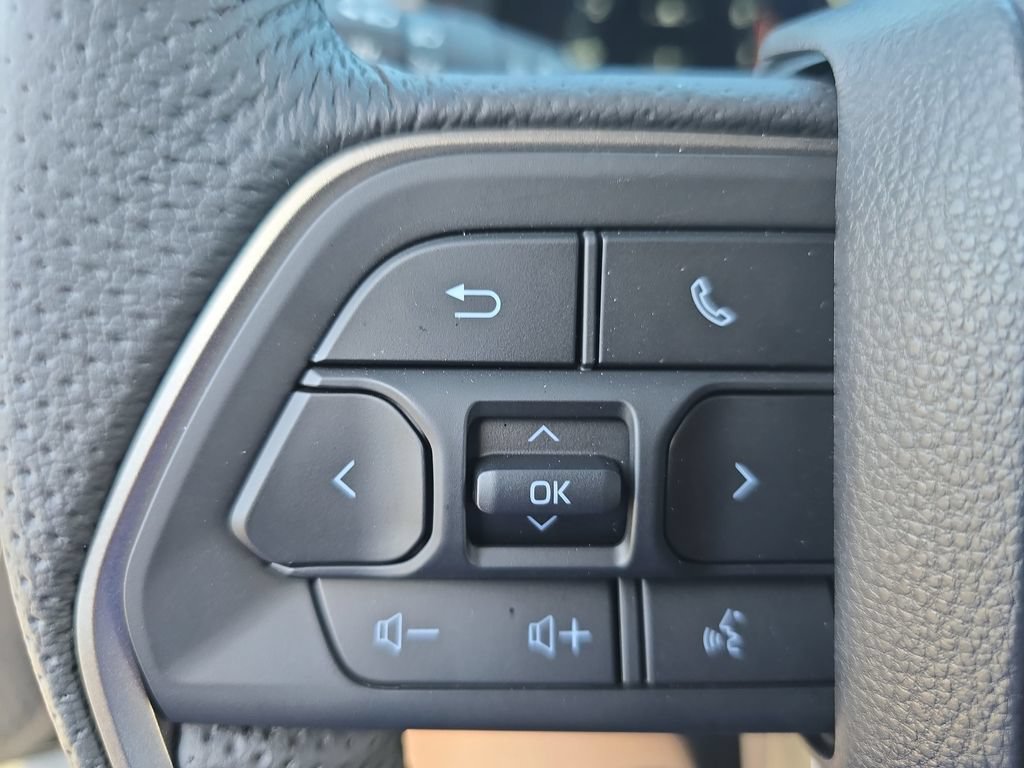 Used 2025 Toyota Tacoma TRD Sport AWD/4WD image 18