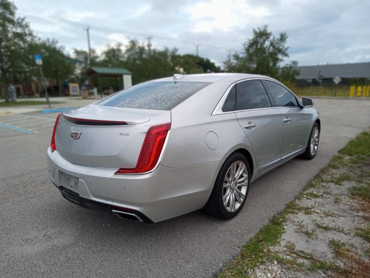 Used 2018 Cadillac XTS Luxury image 6