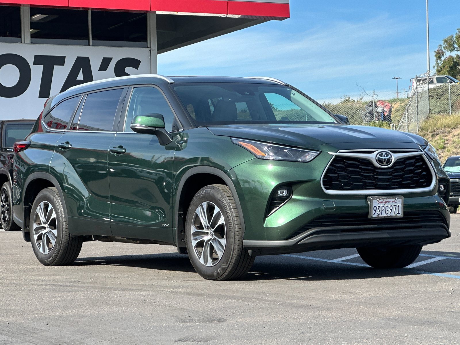 Used 2025 Toyota Highlander XLE image 8