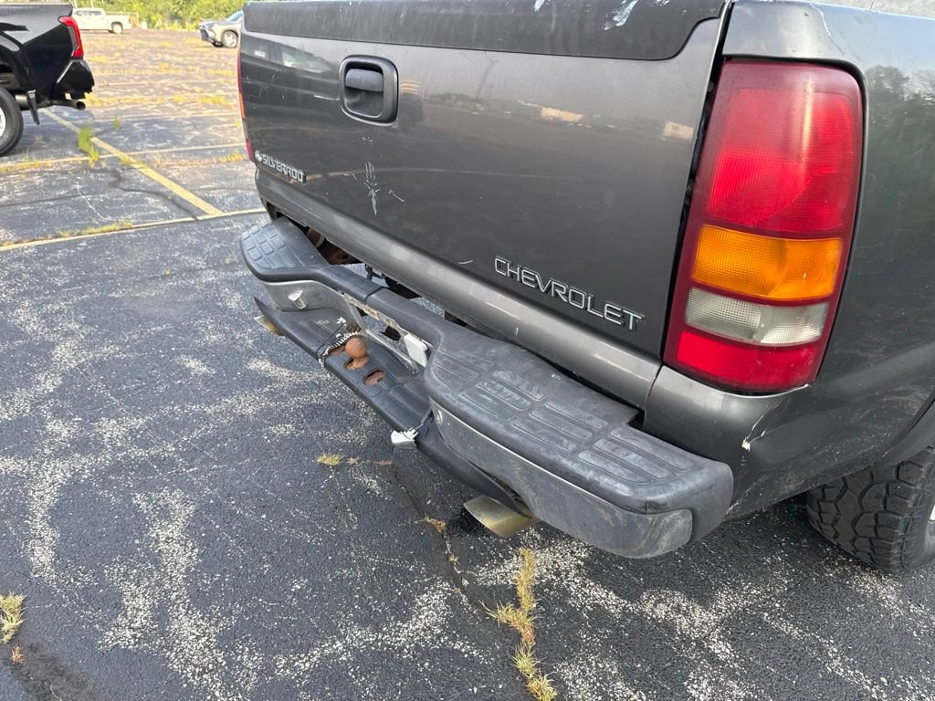 Used 2000 Chevrolet Silverado 1500 LS RWD image 5