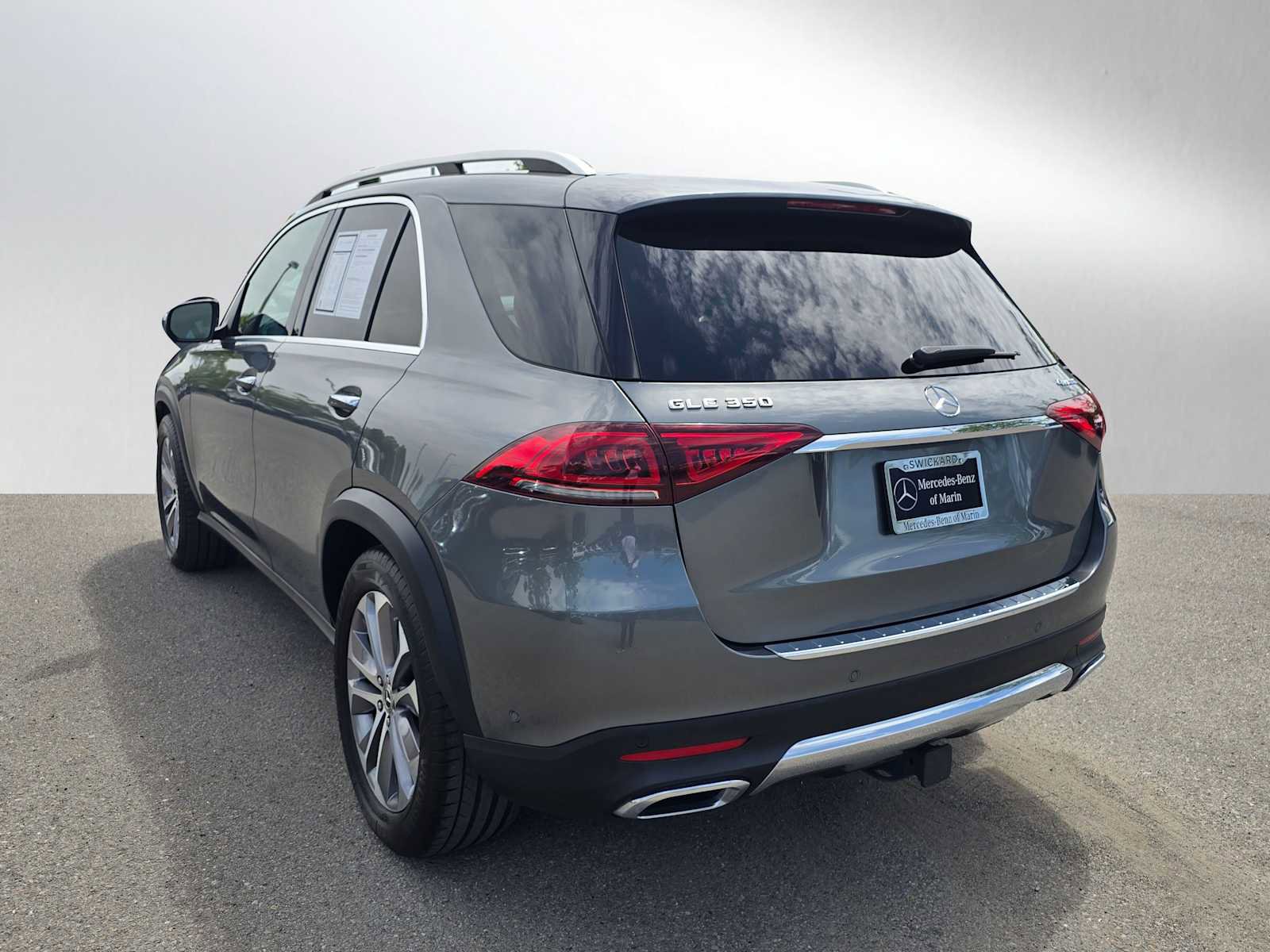 Used 2022 Mercedes-Benz GLE 350 4MATIC w/ Premium Package image 5