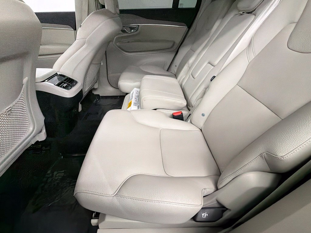 Used 2023 Volvo XC90 B6 Plus AWD/4WD image 40