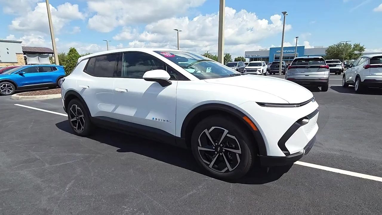 New 2026 Chevrolet Equinox EV LT FWD image 15