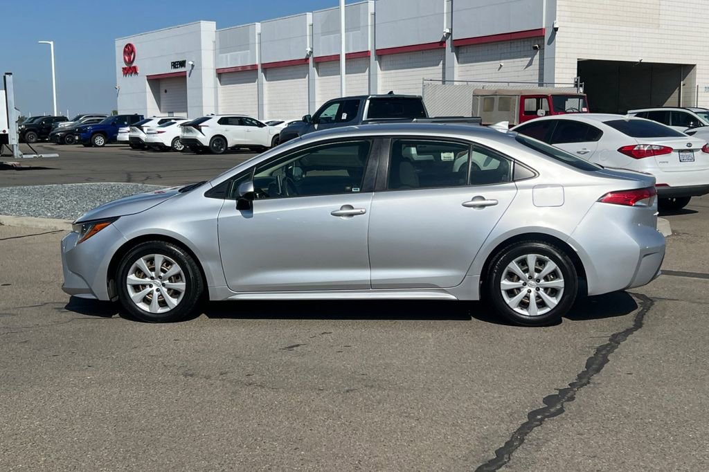 Used 2020 Toyota Corolla LE FWD image 9