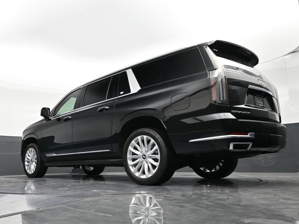 Certified 2025 Cadillac Escalade ESV Luxury image 22