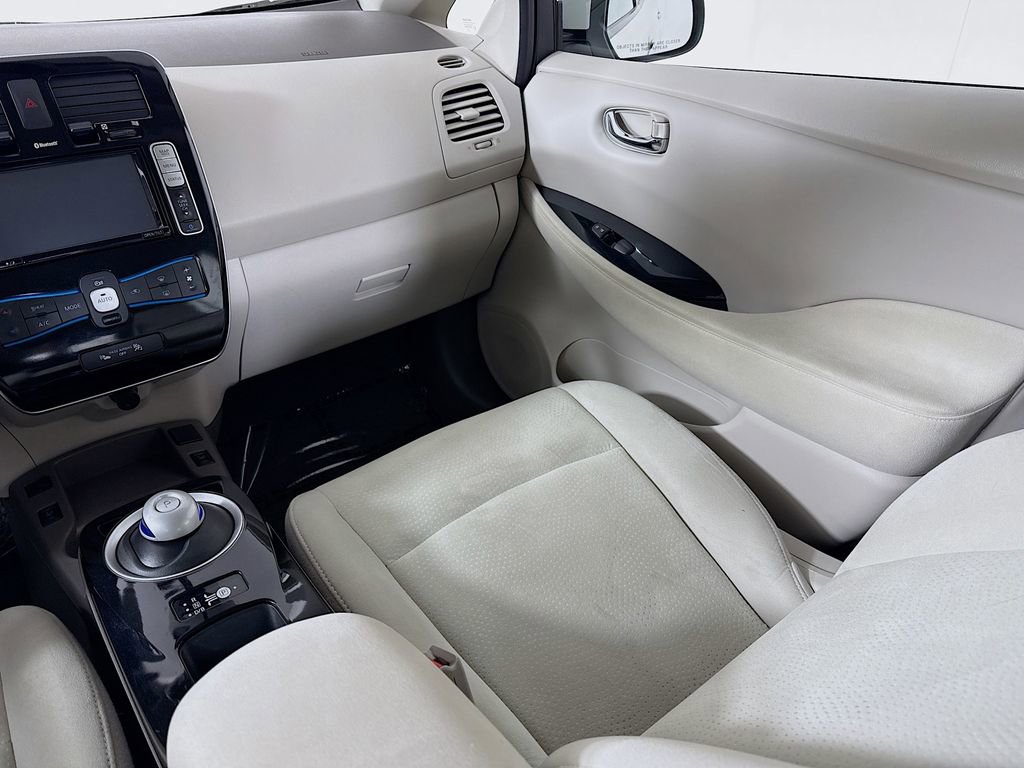 Used 2015 Nissan Leaf SV FWD image 29
