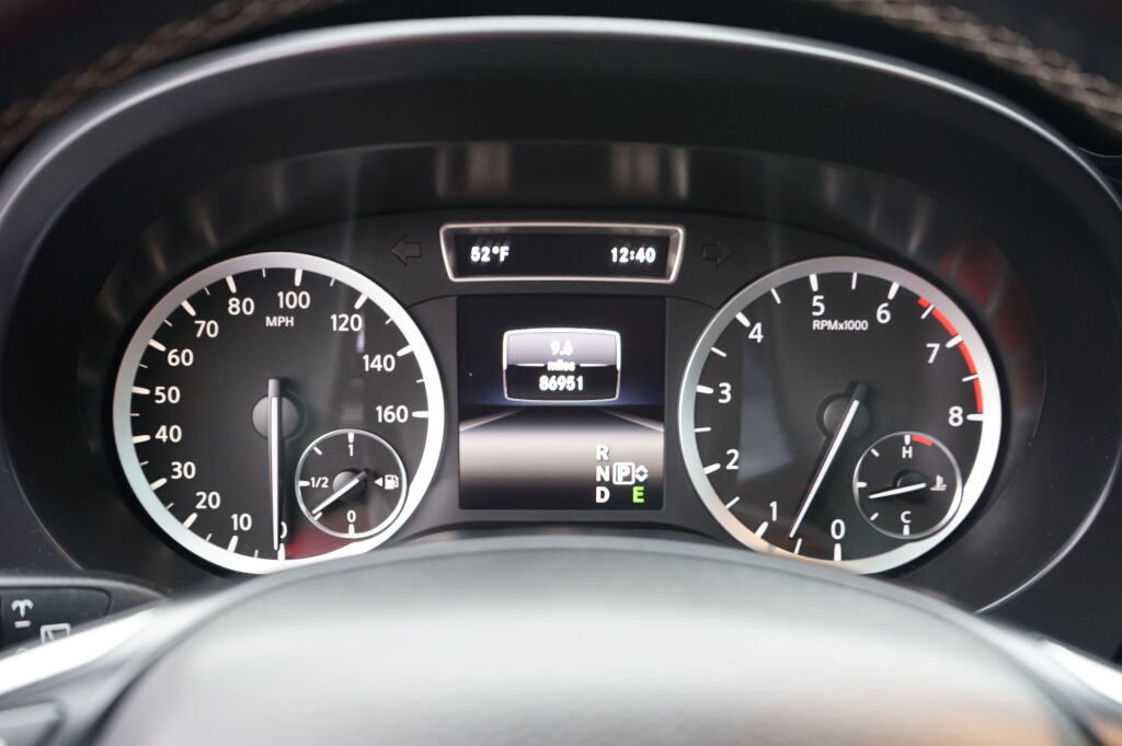 Used 2018 INFINITI QX30 Premium w/ Technology Package image 17