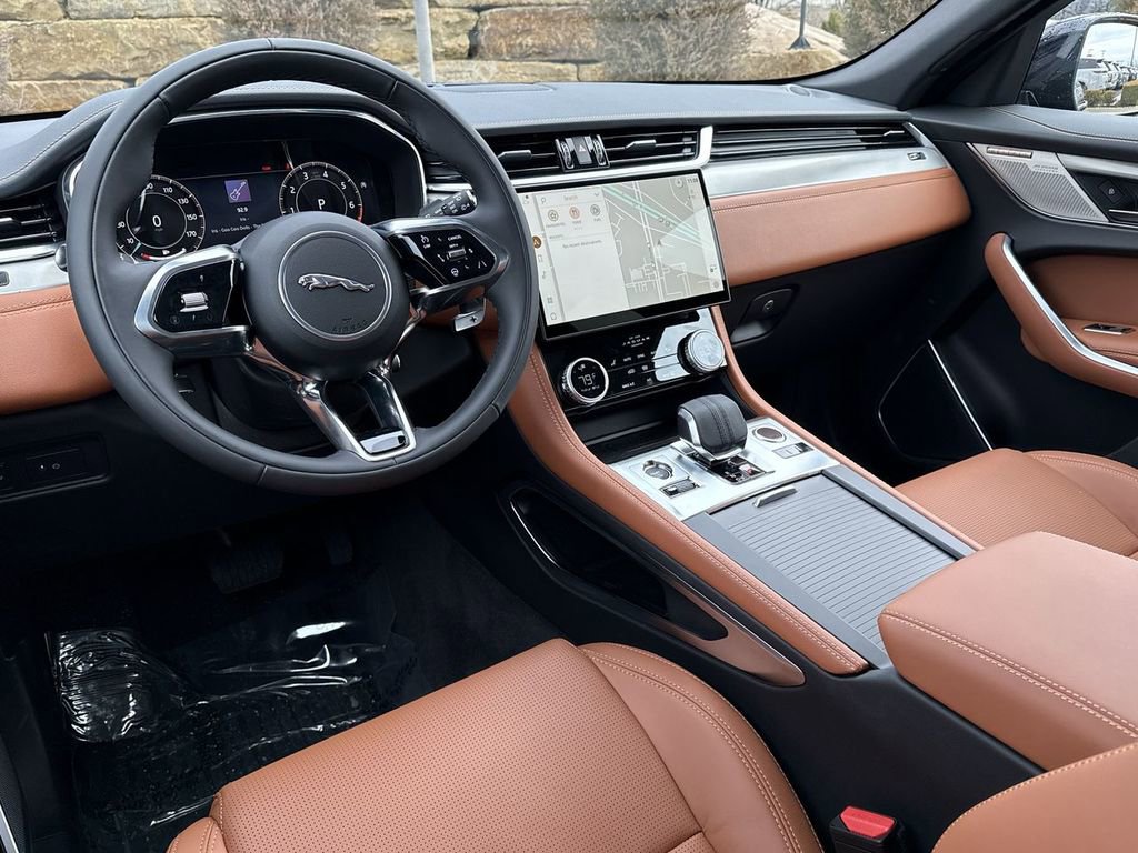 Used 2025 Jaguar F-PACE R-Dynamic S AWD/4WD image 13
