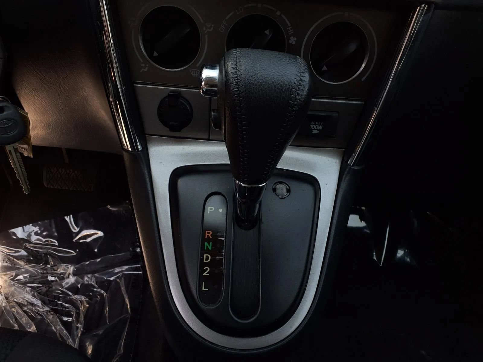 Used 2005 Toyota Matrix XR FWD image 14