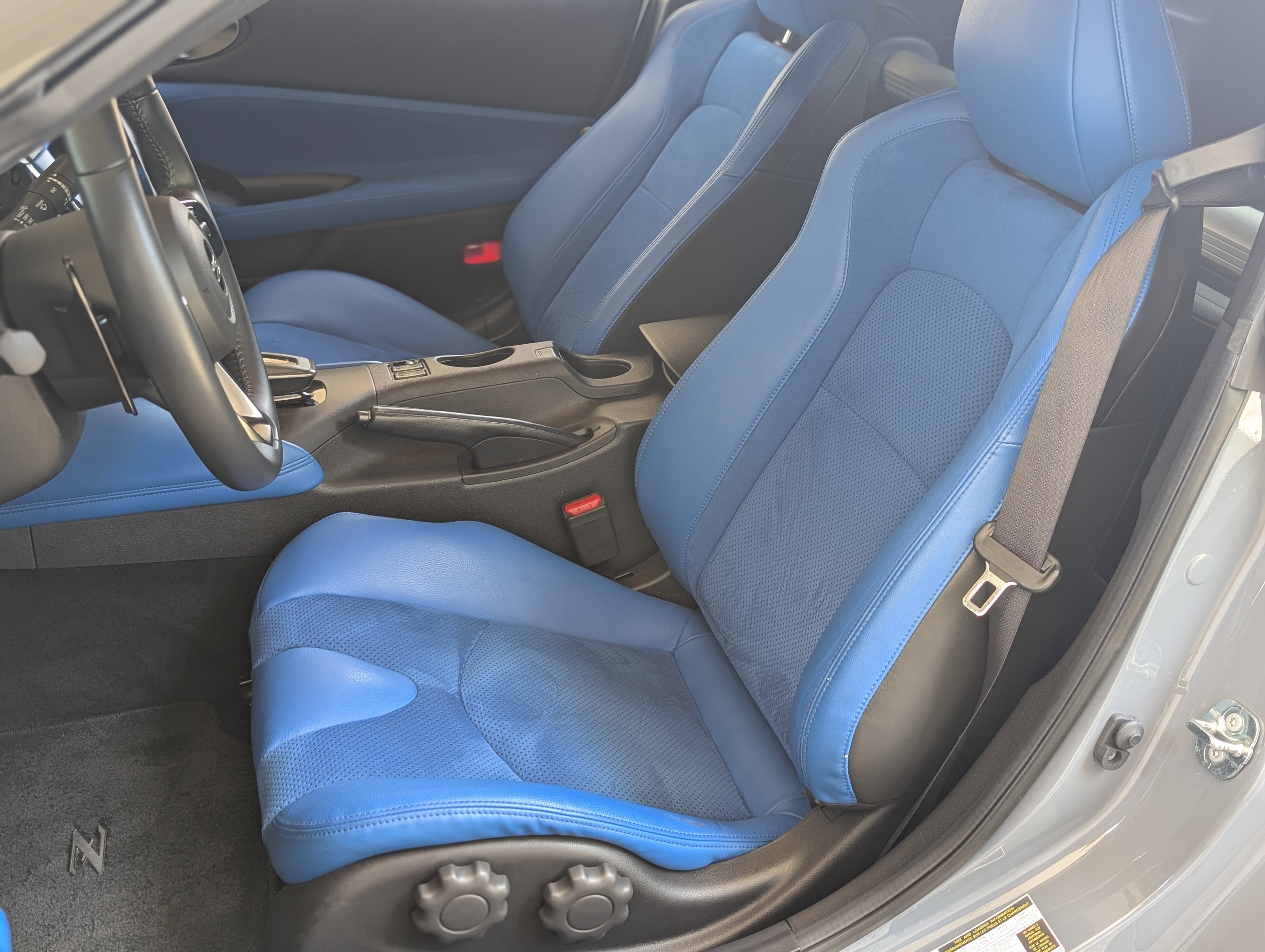 Used 2024 Nissan Z Performance w/ Floor Mat Package RWD image 18