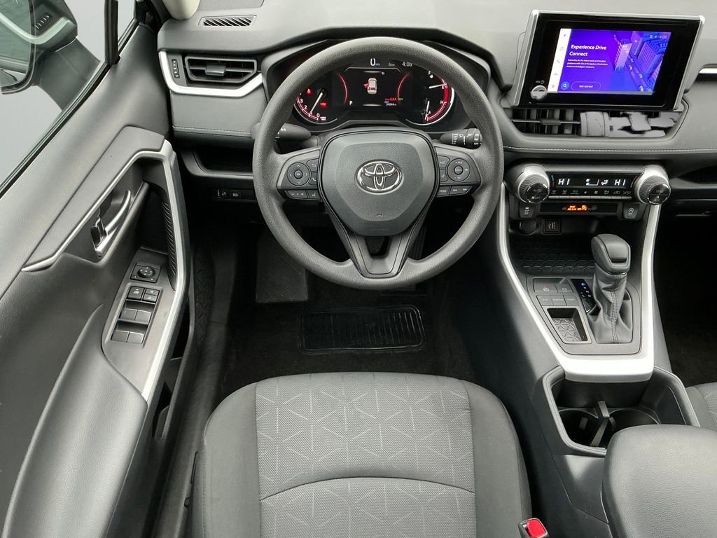Used 2025 Toyota RAV4 XLE FWD image 3