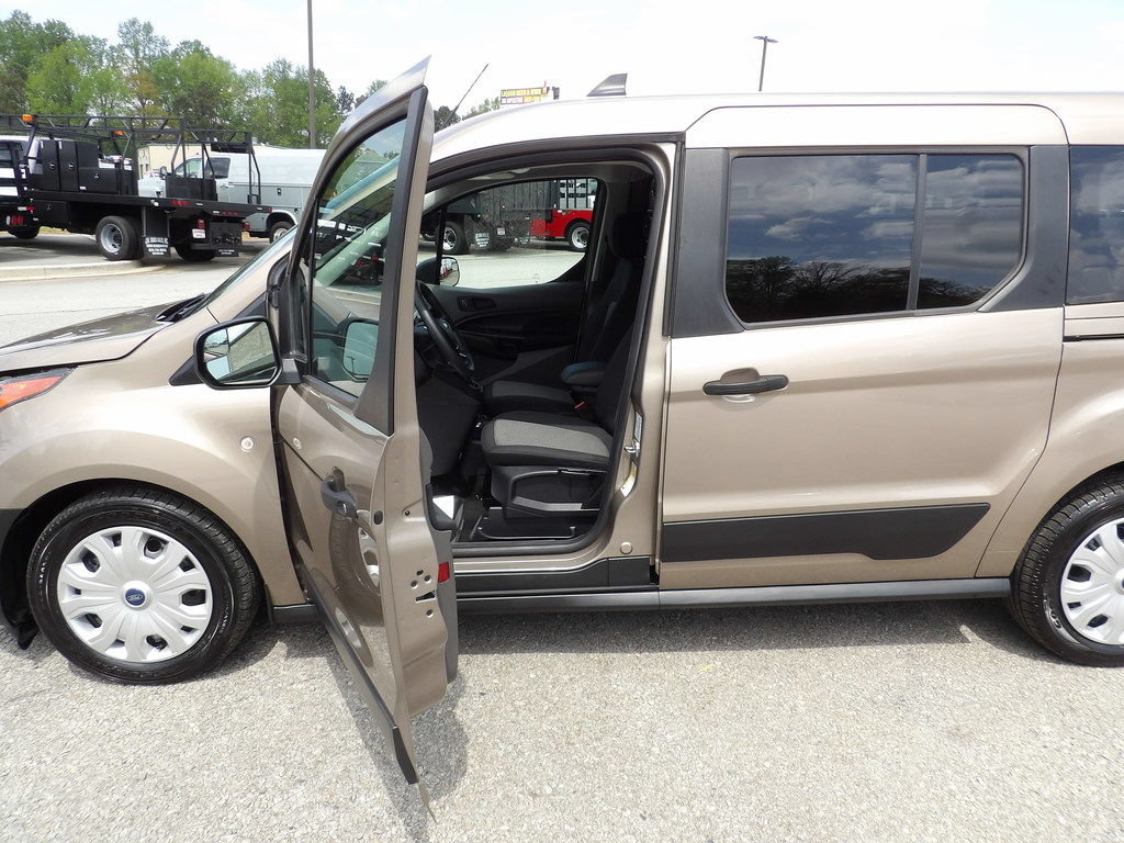 Used 2020 Ford Transit Connect XL FWD image 13