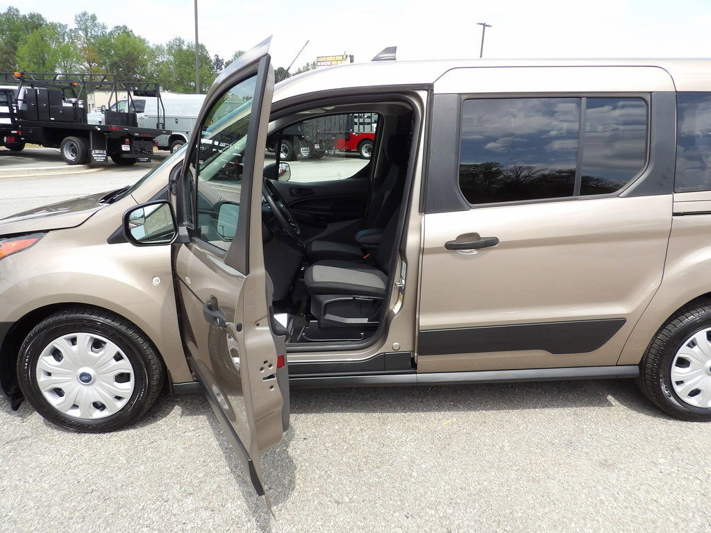 Used 2020 Ford Transit Connect XL FWD image 13