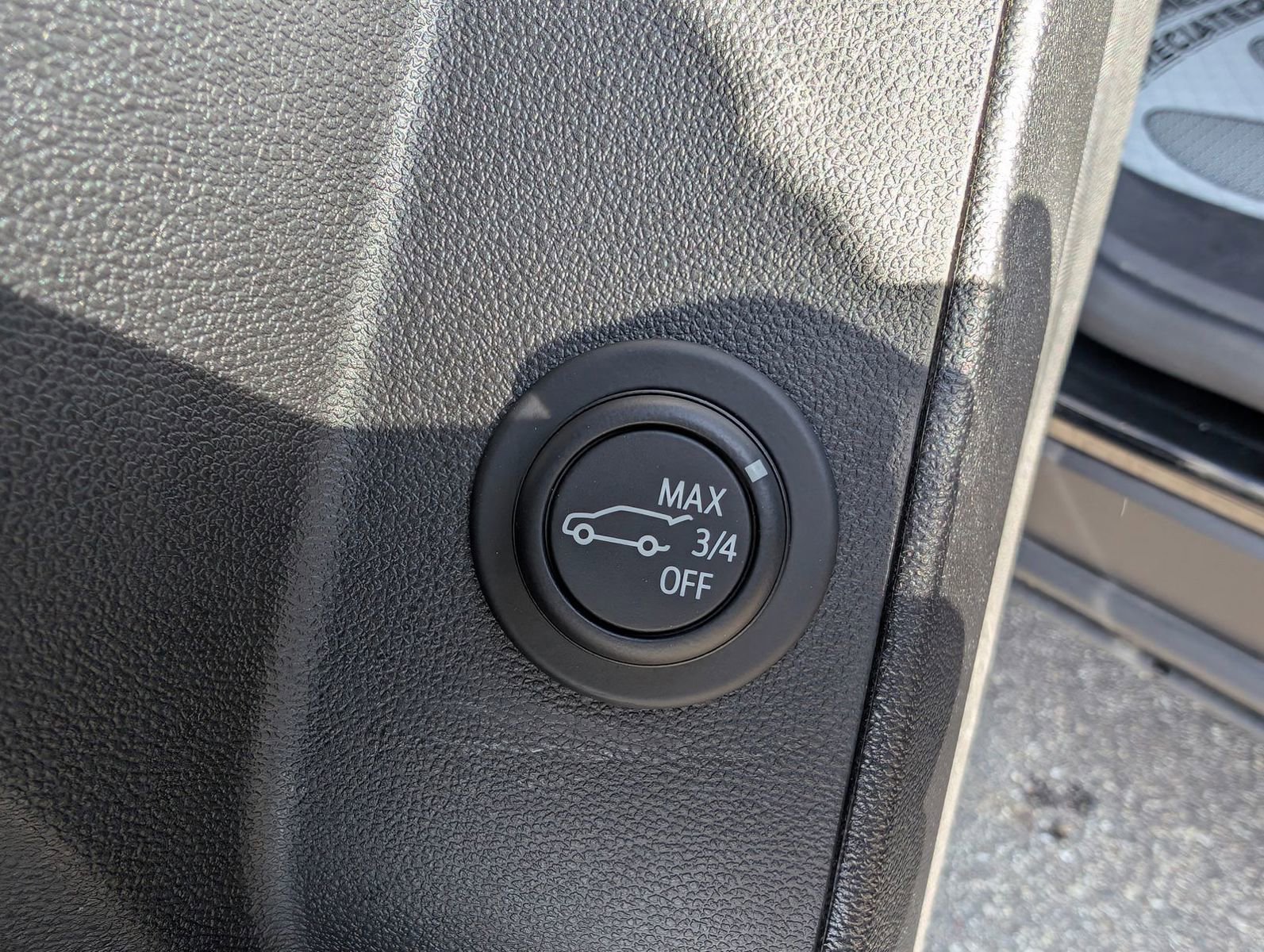 Used 2024 Chevrolet Equinox LT image 9