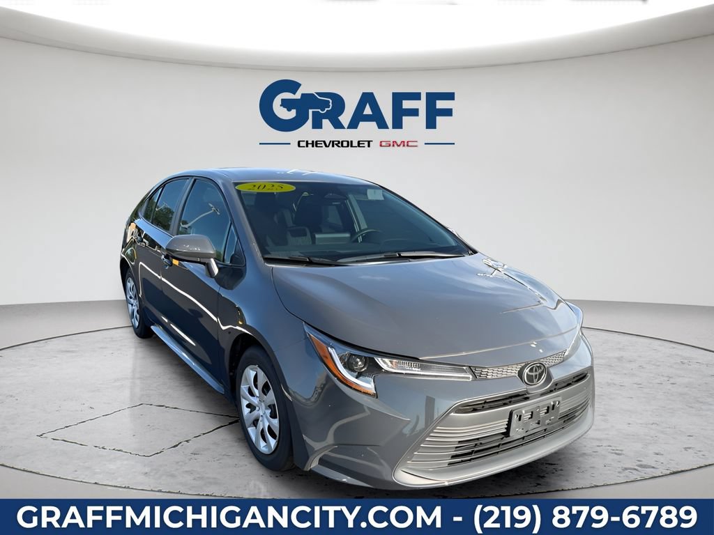 Used 2025 Toyota Corolla LE FWD image 8