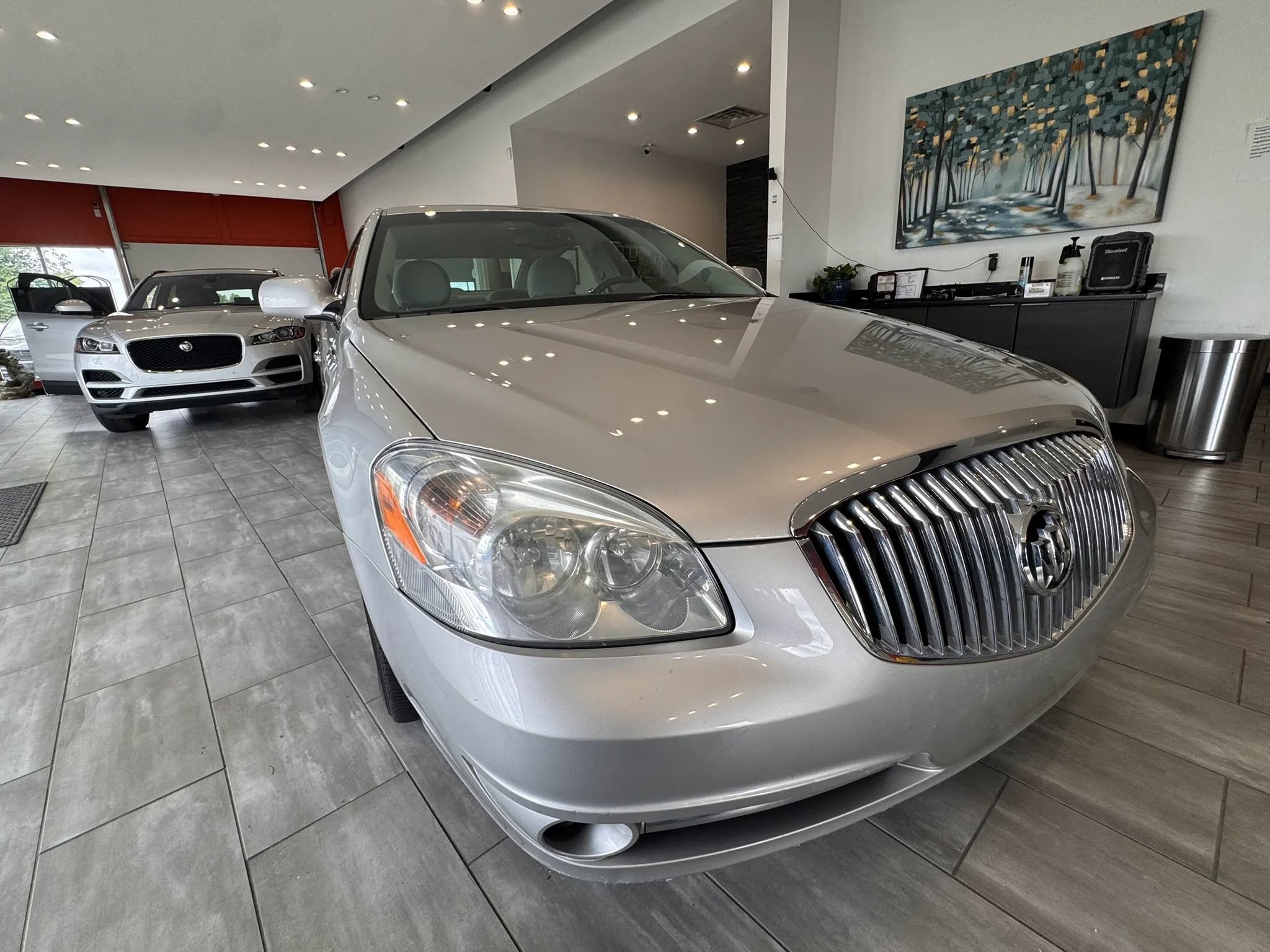 Used 2010 Buick Lucerne CX FWD image 1