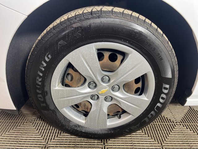 Used 2017 Chevrolet Cruze LS image 8