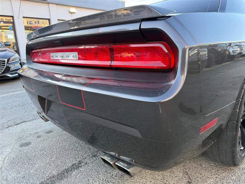 Used 2013 Dodge Challenger R/T w/ Blacktop Pkg image 10