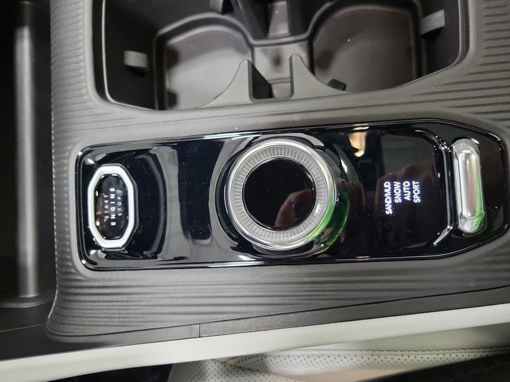 New 2026 Jeep Cherokee Overland image 16