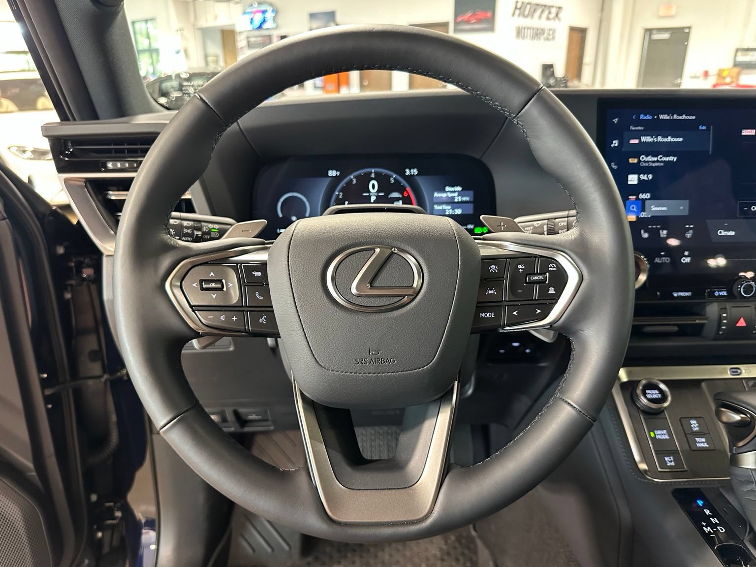 Used 2026 Lexus GX 550 w/ Accessory Package (2T) AWD/4WD image 16