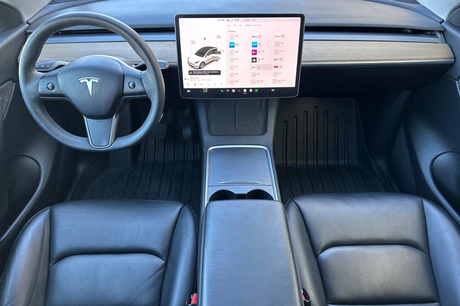 Used 2021 Tesla Model Y Long Range image 16