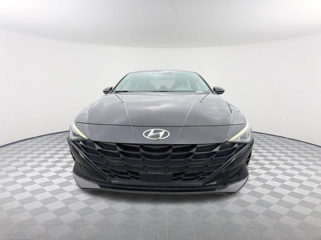 Used 2023 Hyundai Elantra SEL w/ Convenience Package FWD image 2