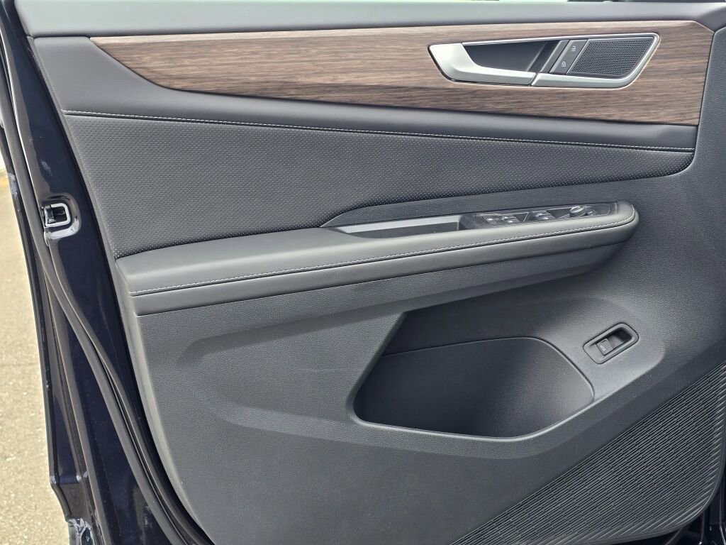 New 2025 Volkswagen Atlas SEL image 27