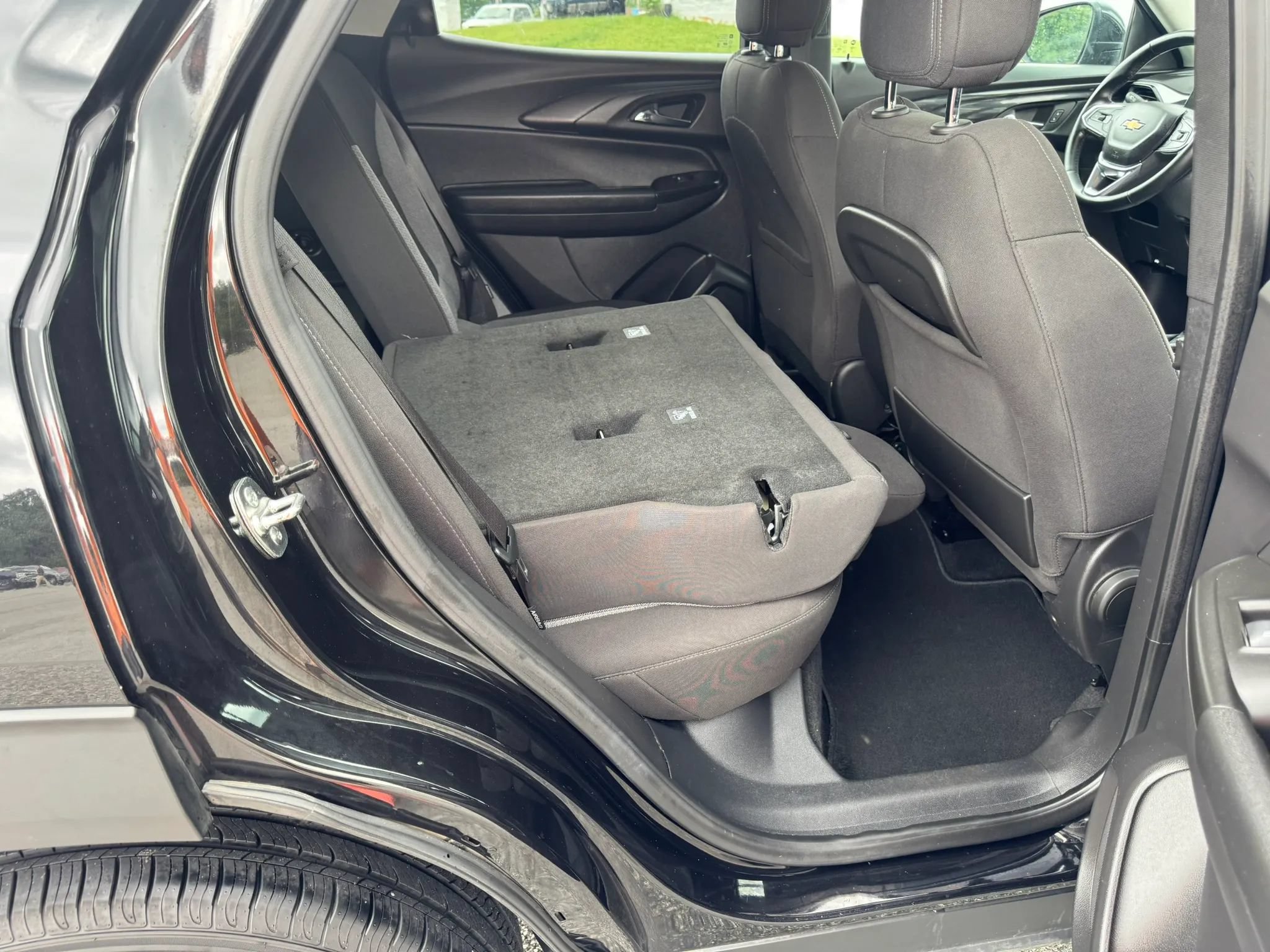 Used 2025 Chevrolet TrailBlazer LT w/ LT Cold Weather Package FWD image 38