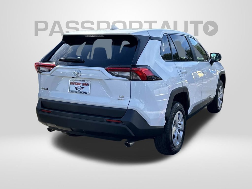 Used 2025 Toyota RAV4 LE image 5