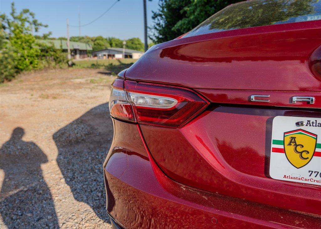 Used 2018 Toyota Camry XLE w/ Audio Package FWD image 10