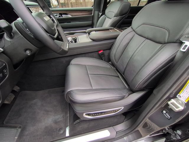 Used 2023 Jeep Grand Wagoneer L 4WD image 11