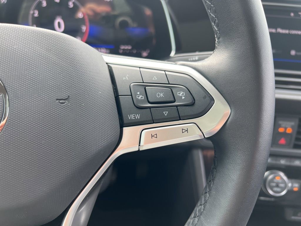 Certified 2023 Volkswagen Jetta SE w/ Panoramic Sunroof Package image 18