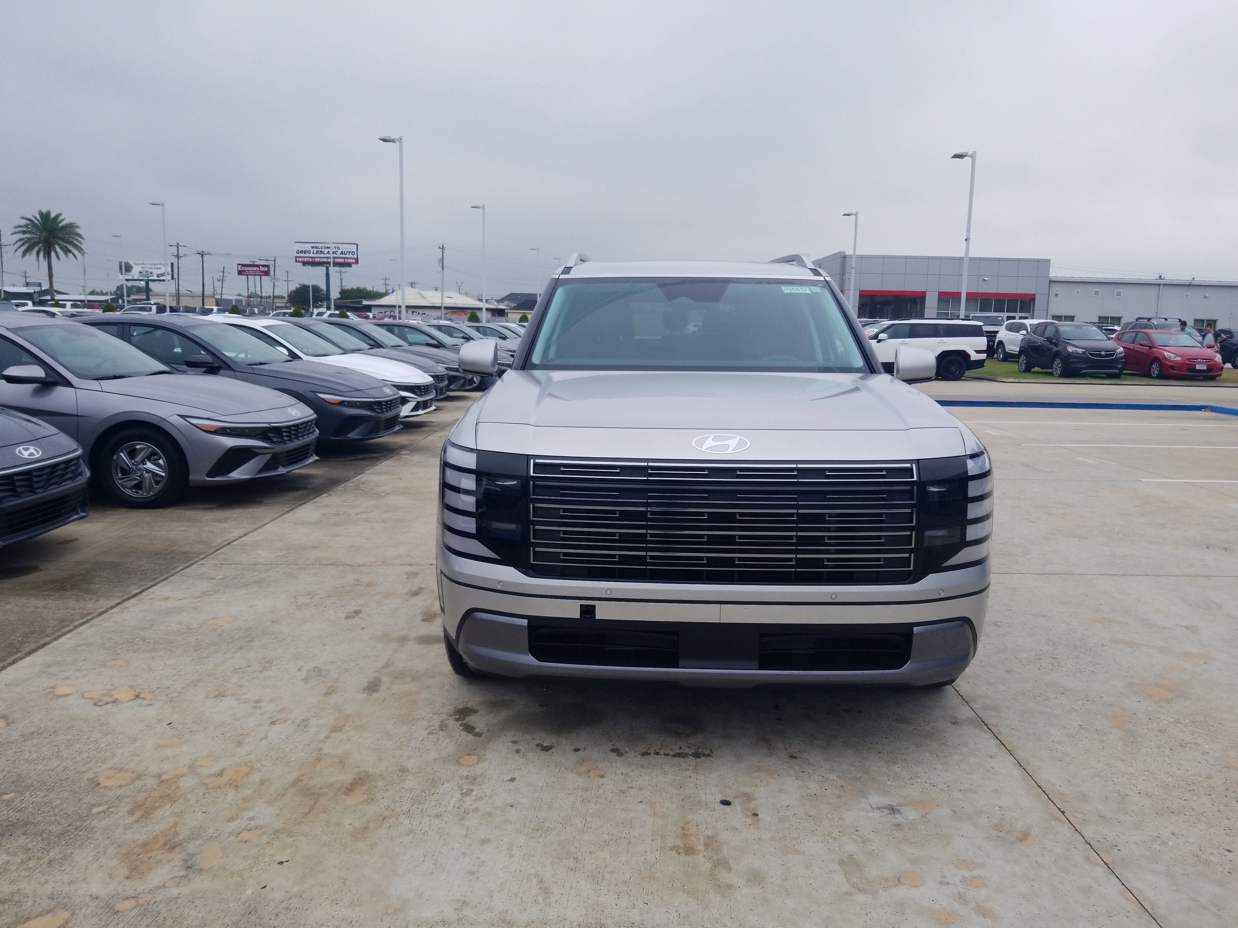 New 2026 Hyundai Palisade SEL FWD image 2