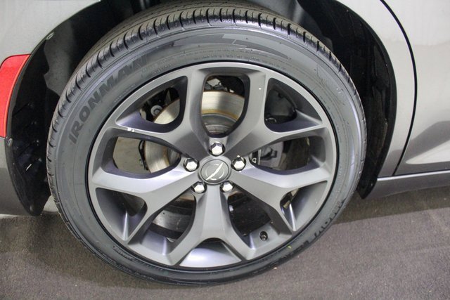 Used 2021 Chrysler 300 S image 19