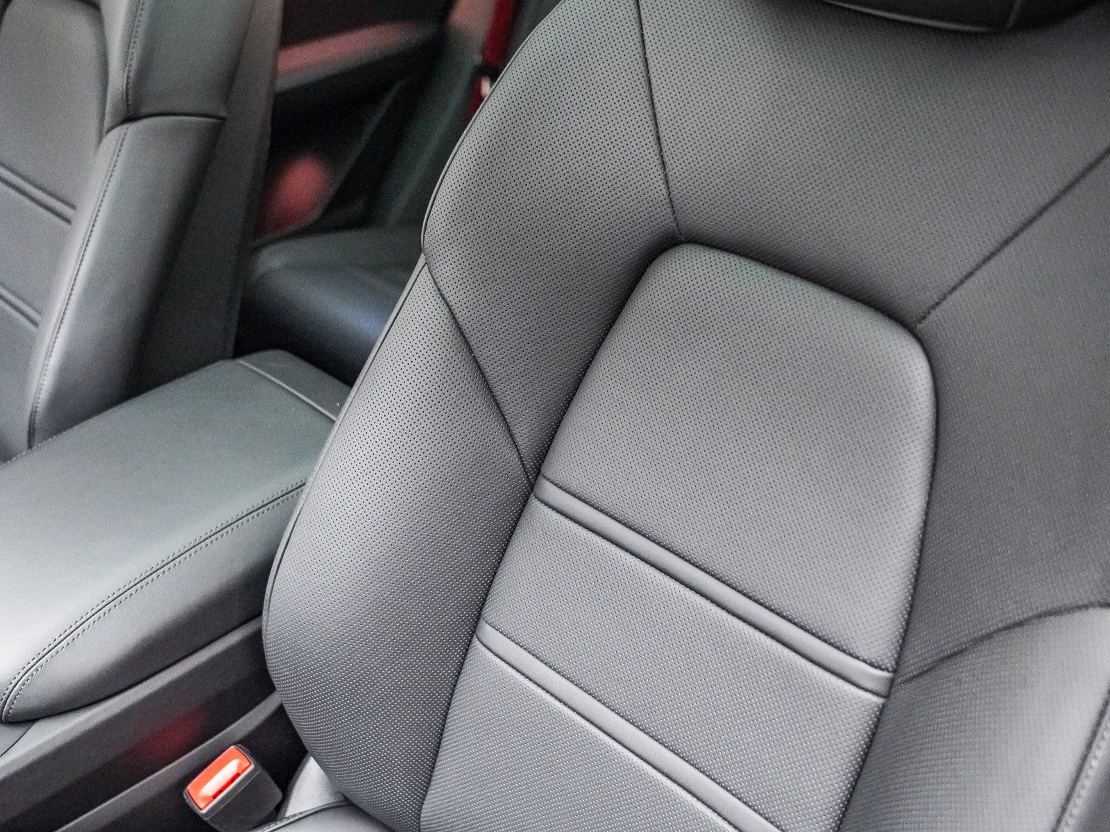 Used 2025 Porsche Cayenne GTS image 29