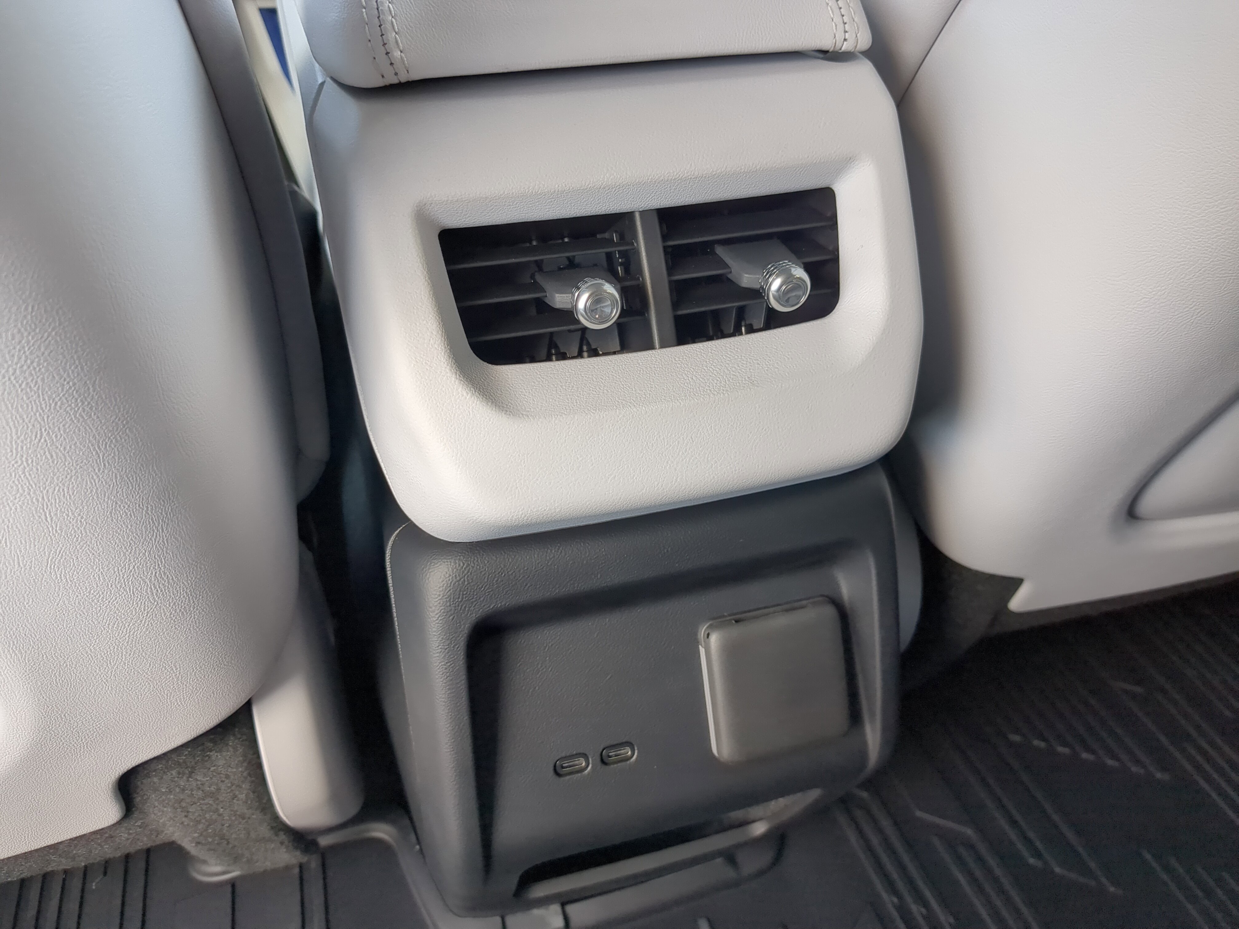 New 2026 Cadillac Optiq Luxury 1 w/ LPO, Floor Liner Package RWD image 15