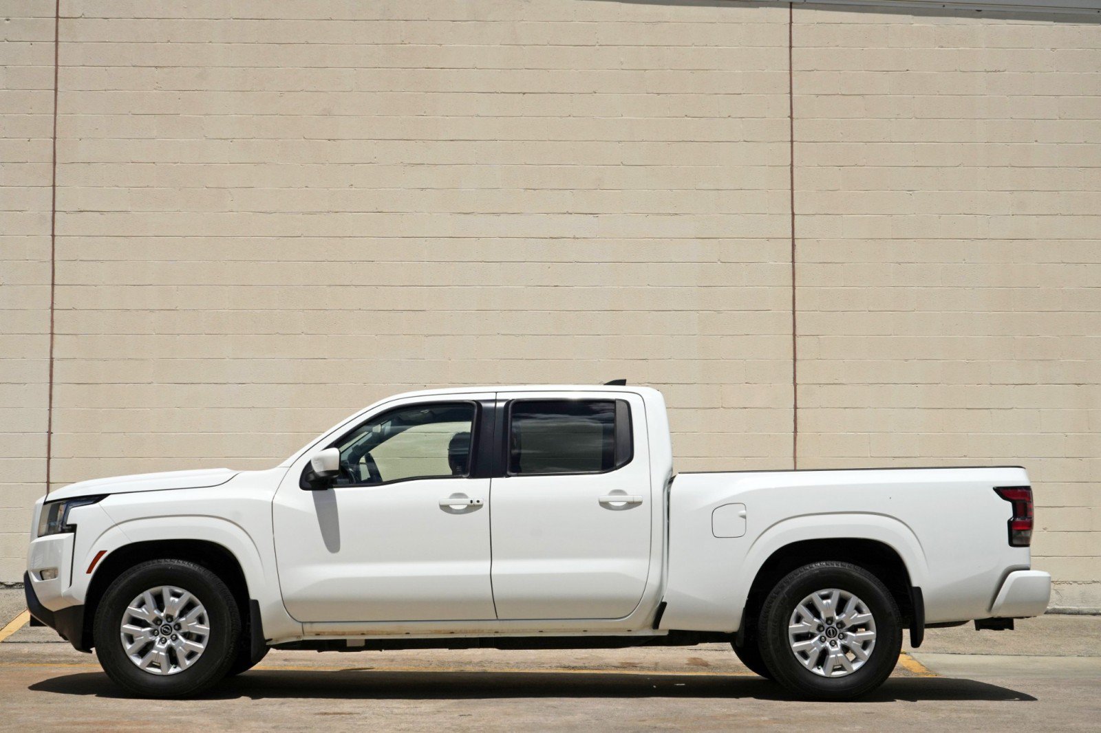 Used 2024 Nissan Frontier SV w/ Technology Package RWD image 8