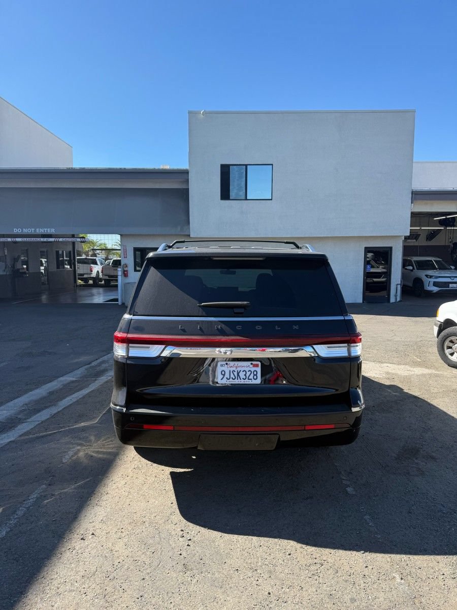 Certified 2023 Lincoln Navigator L Black Label AWD/4WD image 2