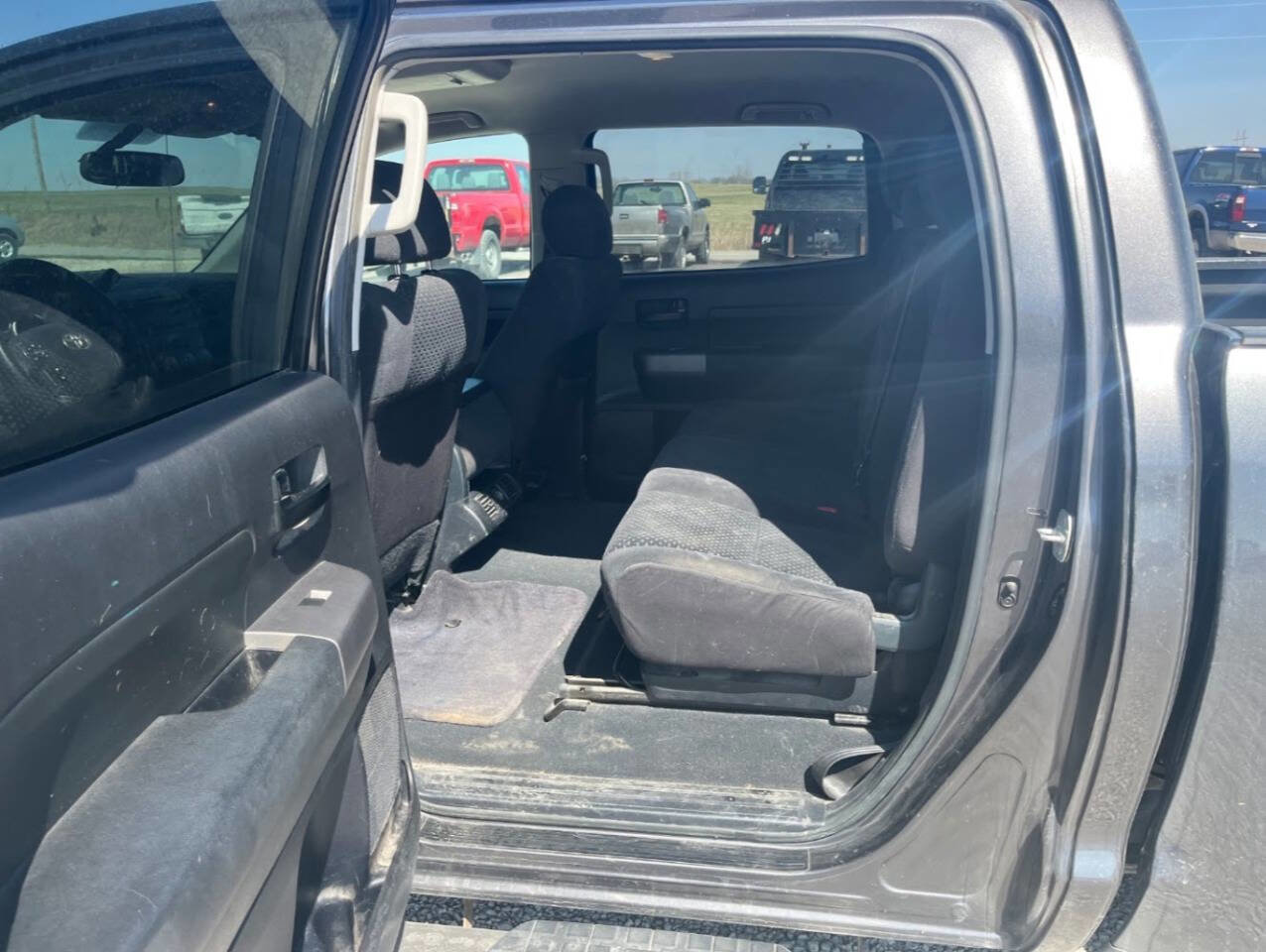 Used 2013 Toyota Tundra 4x4 CrewMax w/ Tow Pkg image 8