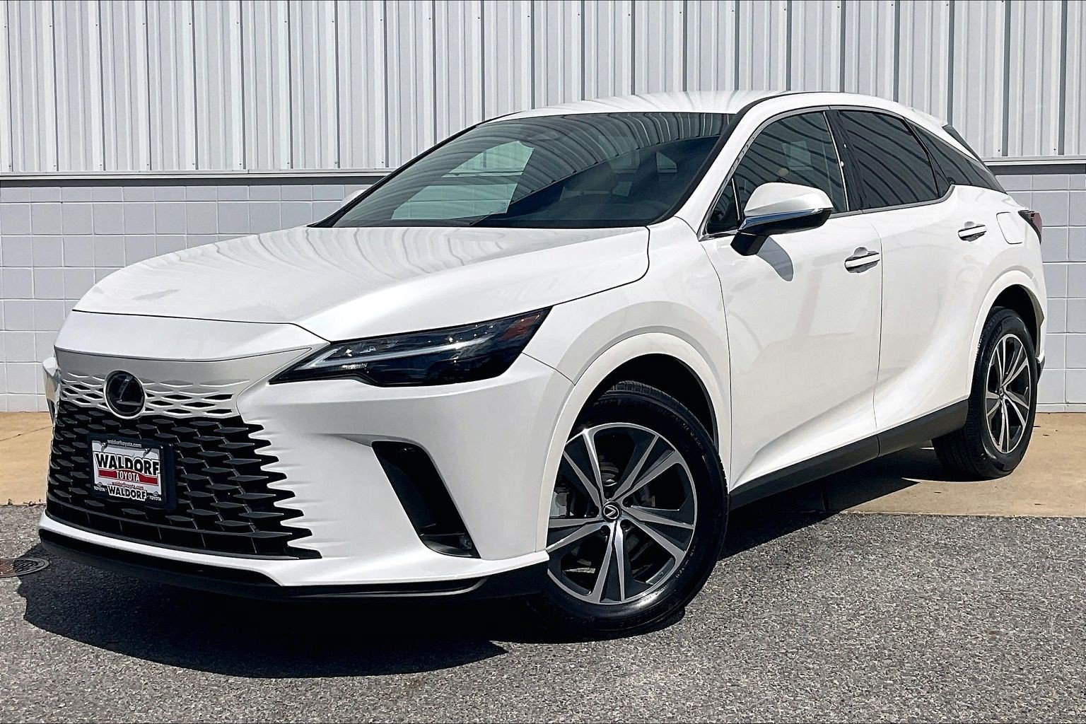 Used 2025 Lexus RX 350 FWD w/ Technology Package image 2