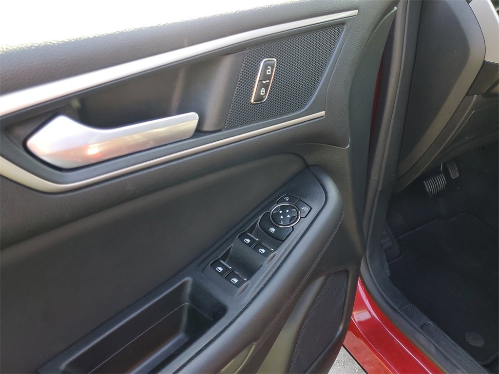 Used 2024 Ford Edge SEL image 12