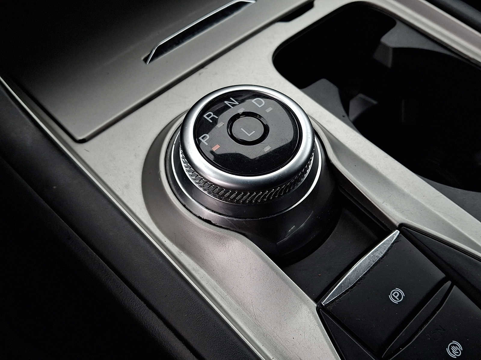 Used 2021 Ford Explorer XLT image 15