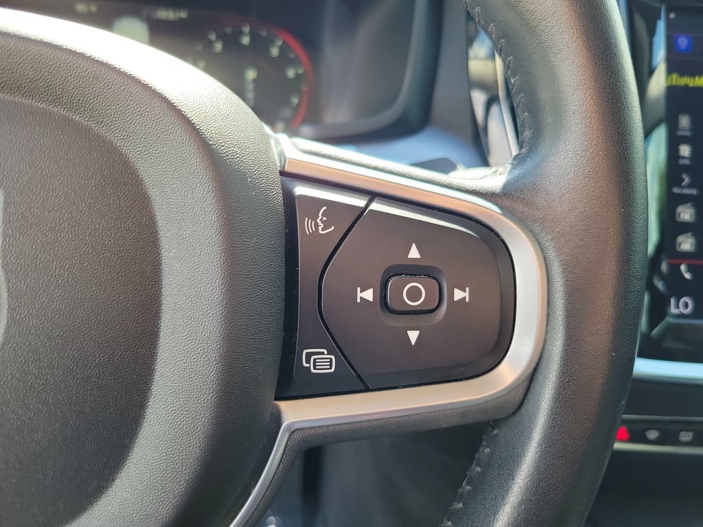 Used 2020 Volvo S60 T5 Momentum FWD image 25