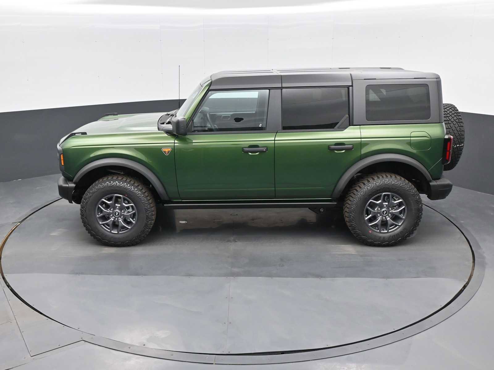 New 2025 Ford Bronco Badlands image 13