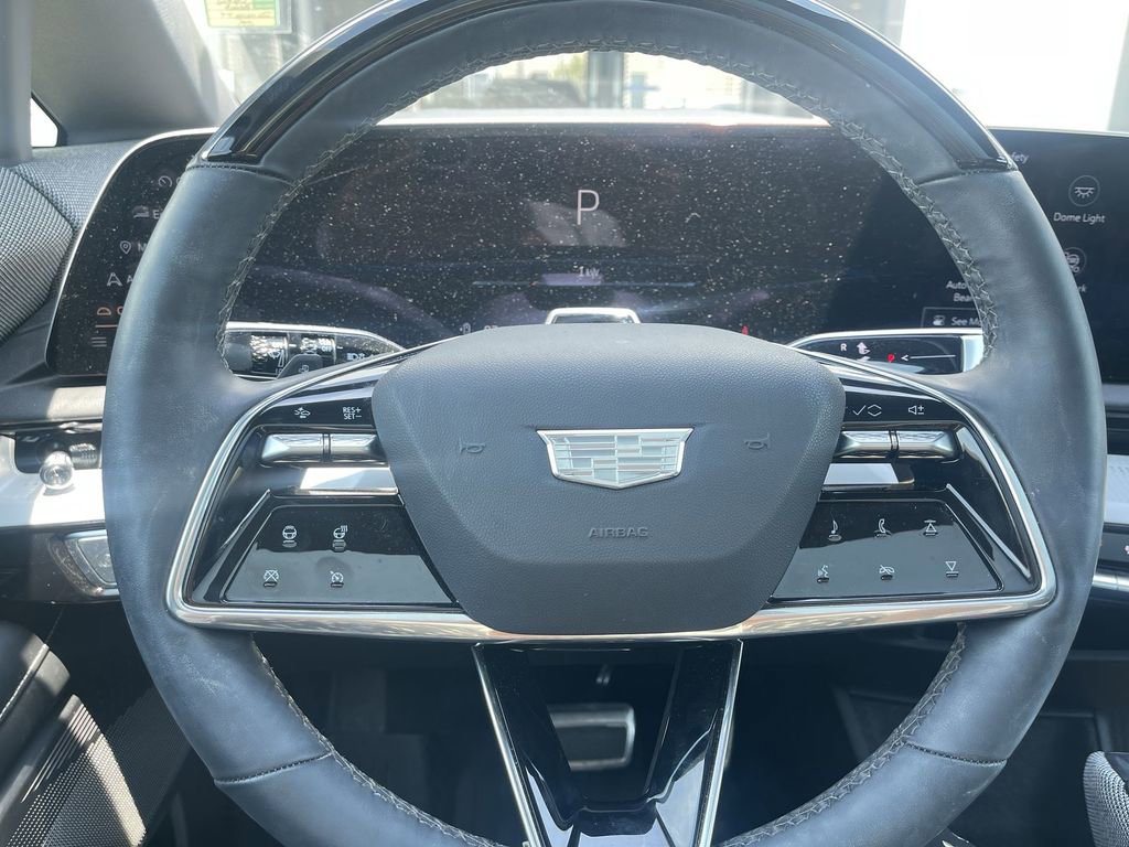 Certified 2025 Cadillac Optiq Luxury 2 w/ LPO, Floor Liner Package AWD/4WD image 11