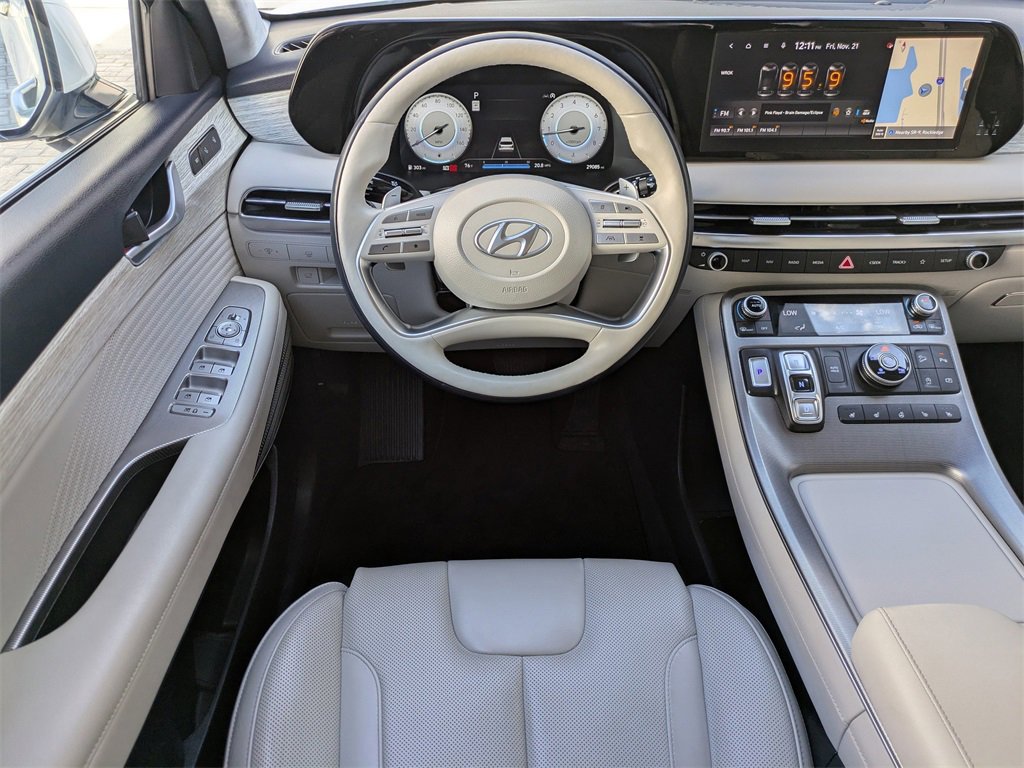 Used 2023 Hyundai Palisade Calligraphy image 17