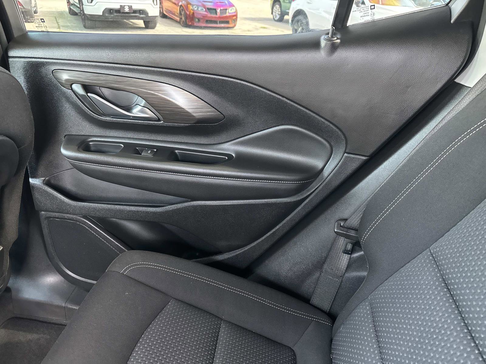 Used 2022 GMC Terrain SLE w/ Driver Convenience Package image 16