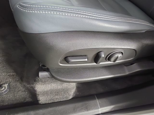Used 2020 Buick Enclave Essence w/ Sport Touring Edition FWD image 37