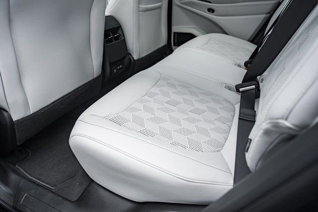 New 2026 Jeep Cherokee Overland image 42